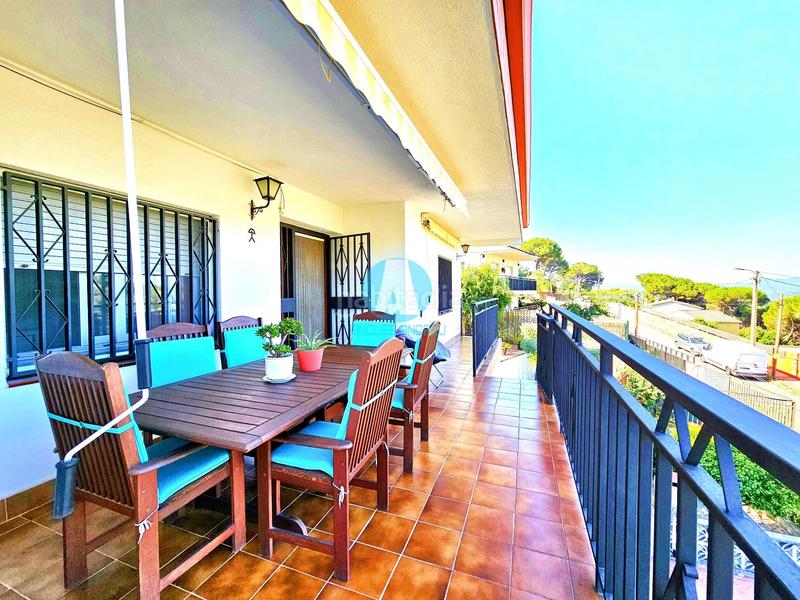 Foto 31ba4db8-1150-4a44-b0b6-c04325d94277. Casa en exclusiva casa de 219m con 3 plantas, 6 dormitorios, jardín y terraza en parcela de 916m 420.000 en Dosrius
