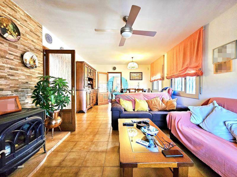 Foto 5f9569dd-e10b-49f6-9629-687d22a82c18. House with parking in Can Massuet del Far Dosrius