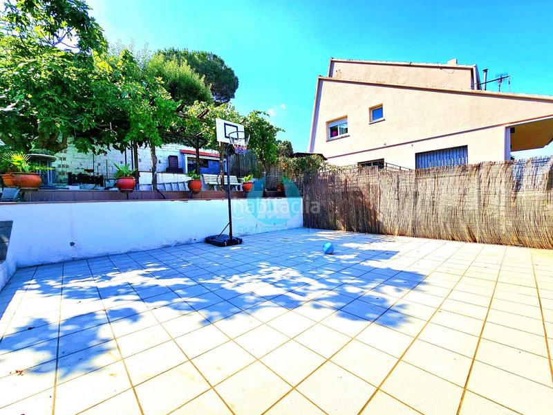 Foto 9b449f7b-b5e8-4a59-800c-3a28e8fcdce7. Casa en exclusiva casa de 219m con 3 plantas, 6 dormitorios, jardín y terraza en parcela de 916m 420.000 en Dosrius
