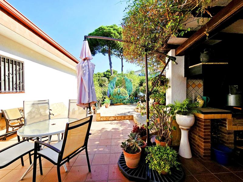 Foto 9ca986d5-6f82-4322-962a-c7fbe12948ab. Casa en exclusiva casa de 219m con 3 plantas, 6 dormitorios, jardín y terraza en parcela de 916m 420.000 en Dosrius