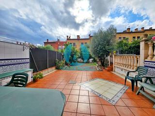 Casa a Cam de la Serra. En exclusiva! espectacular casa con jardin, garaje y buhardilla