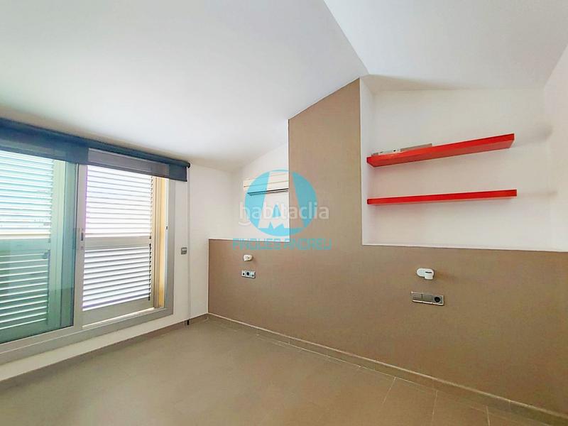 Foto 85a93169-b0fc-4c2e-ba5a-b5dc16011bf9. Àtic a Centre Mataró