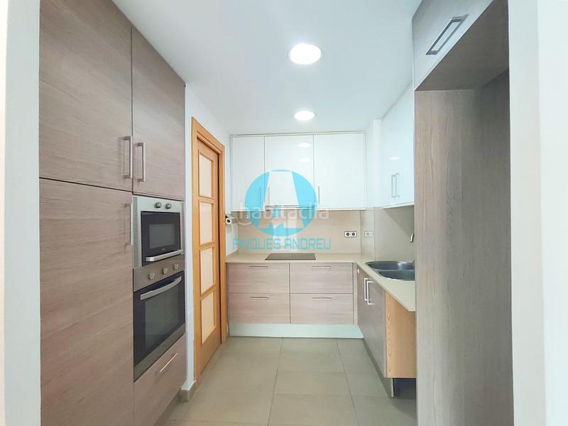 Foto 14685b84-fbe4-400a-9533-a3012aaf1eef. Àtic amb calefacció a Centre Mataró