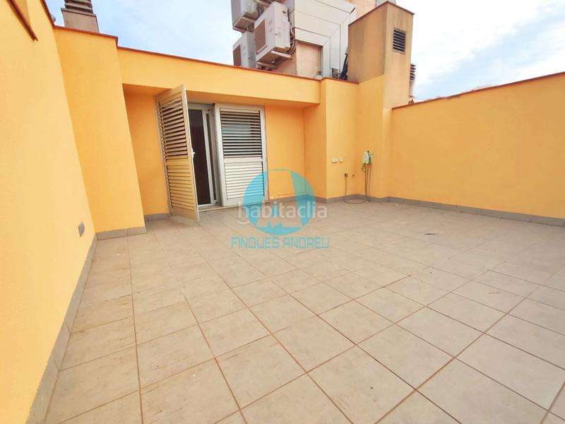 Foto a0556745-3f07-44b3-9c38-621eac87c8f8. Àtic amb calefacció a Centre Mataró