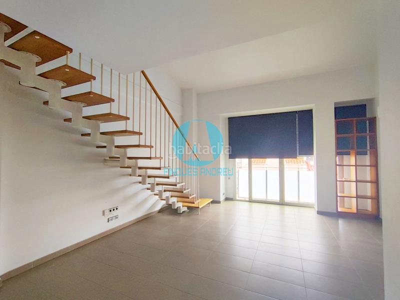 Foto f1376596-08bb-4f18-96f6-72ea02759ff3. Àtic amb calefacció a Centre Mataró