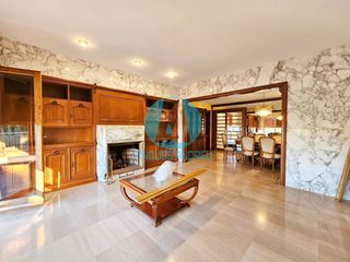 Location Maison jumelée à Urbanitzacions. Casa pareada en alquiler con vistas al mar, piscina privada y am