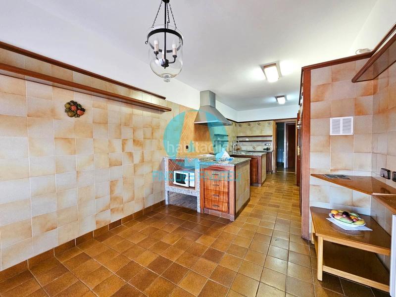 Foto 4935fb7e-f1d6-4c08-92d1-641540fbf43e. Alquiler casa espectacular casa en alquiler con vistas al mar, montaña y ciudad 2.100 mes en Mataró