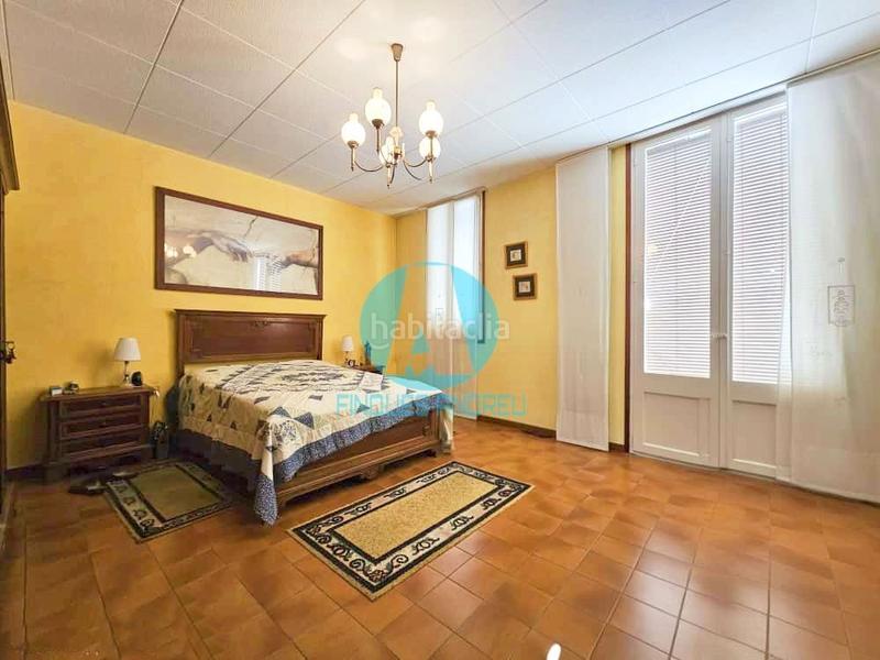 Foto e03cc89a-bc36-4c5d-ac83-d54aa500fb59. Reihenhaus in Eixample Mataró