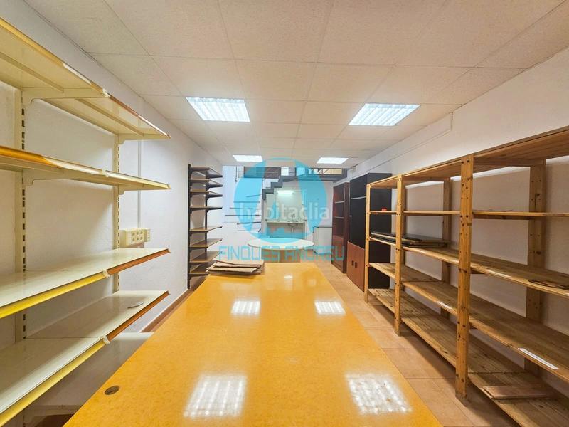 Foto 1809e919-03f9-4ec5-a171-3a12d99d828c. Alquiler casa adosada casa con local con acabados modernistas en alquiler centro . en Mataró