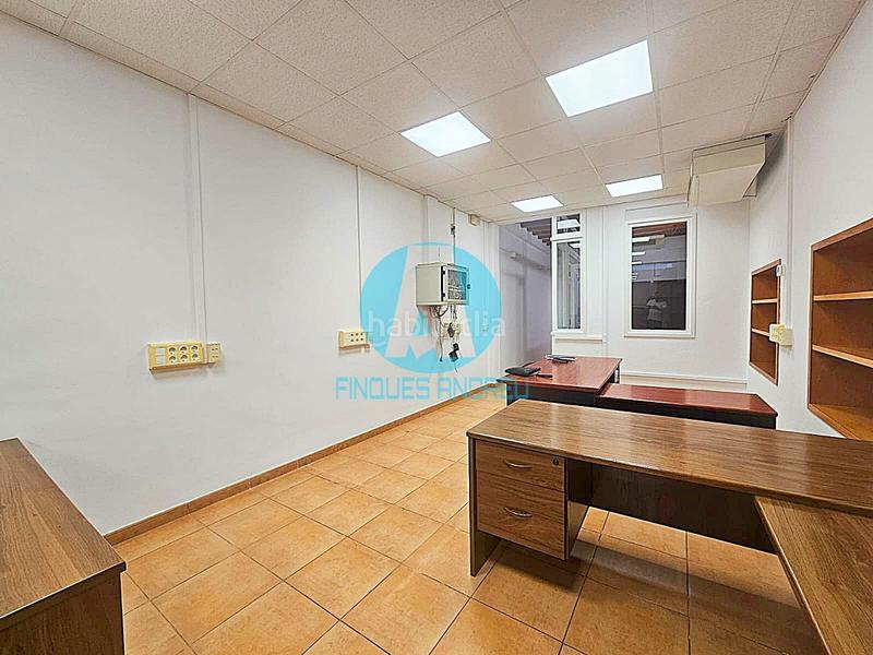 Foto 2d16cea7-a2f7-48e7-a9f9-2f21662a6006. Alquiler casa adosada casa con local con acabados modernistas en alquiler centro . en Mataró