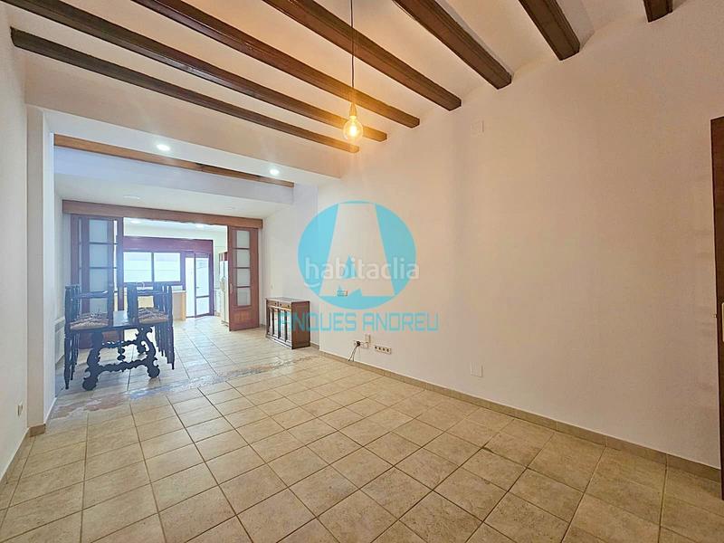 Foto 34c5ddb9-c3a7-466c-96e3-5cad3e0d3211. Alquiler casa adosada casa con local con acabados modernistas en alquiler centro . en Mataró