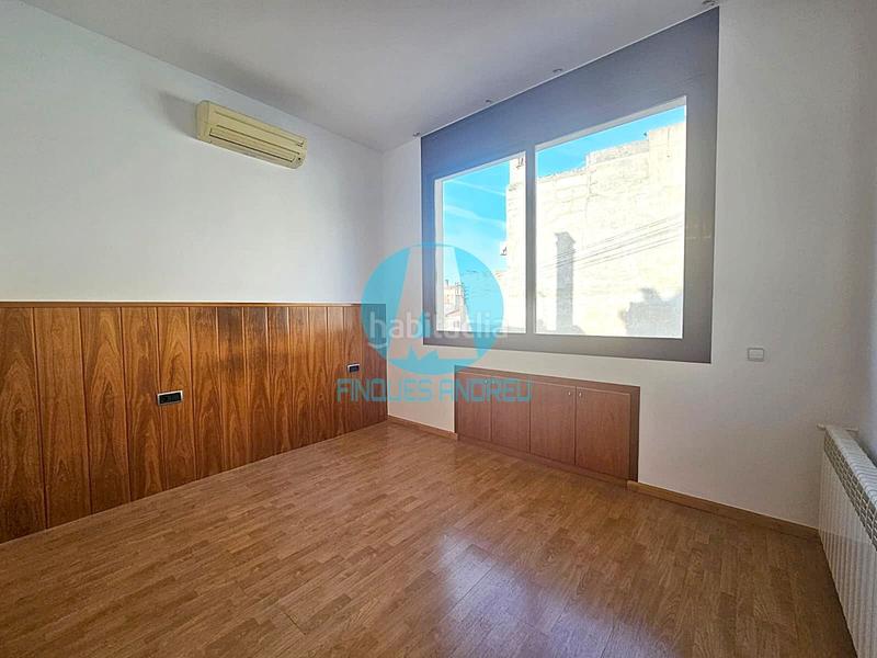 Foto 97d1c421-aaeb-4152-94f2-d6f6e6dd8582. Alquiler casa adosada casa con local con acabados modernistas en alquiler centro . en Mataró