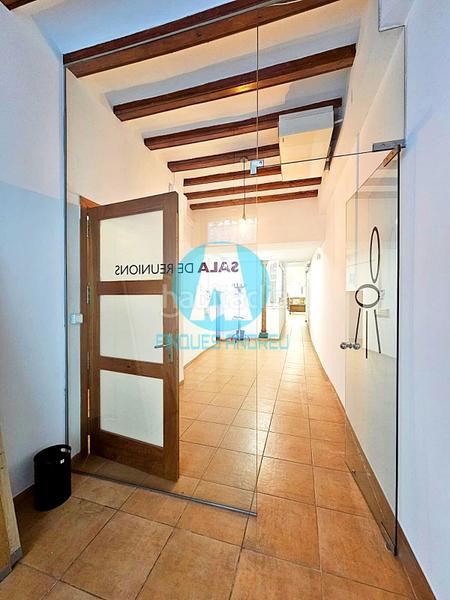 Foto a0c14dd3-53af-44a2-b6f1-a7413a7b669e. Alquiler casa adosada casa con local con acabados modernistas en alquiler centro . en Mataró