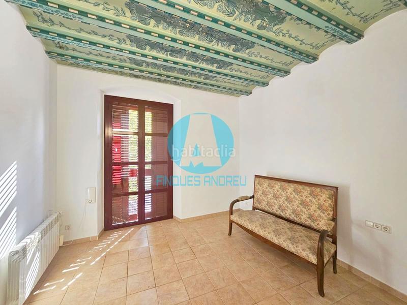 Foto d8509f17-60ed-4046-bfdb-c524aad924ca. Alquiler casa adosada casa con local con acabados modernistas en alquiler centro . en Mataró