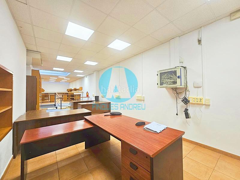 Foto f54170bc-7f12-411c-96f3-c5e90aad5c04. Alquiler casa adosada casa con local con acabados modernistas en alquiler centro . en Mataró