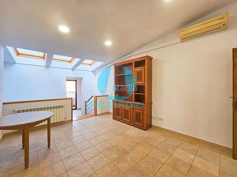 Foto 45a5074a-4f0b-4bb8-a170-4a13b1b7b8d9. Lloguer casa adossada amb calefacció a Centre Mataró