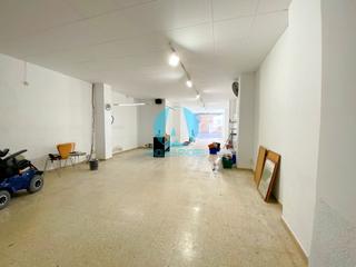 Lloguer Local Comercial a Eixample. Local amplio y versátil en alquiler en miquel biada  peramàs mat