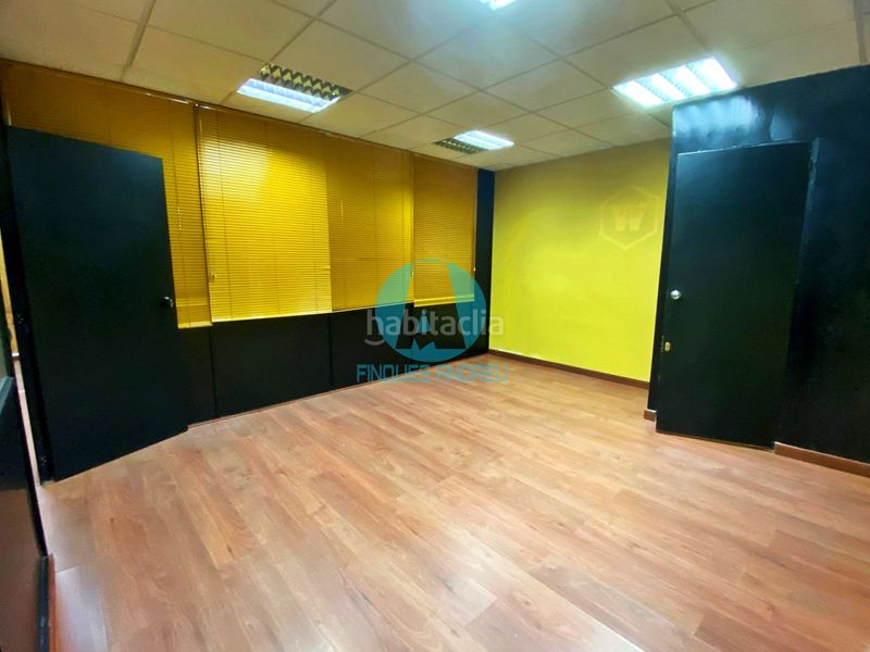 Foto 4060b134-9089-42af-8cc1-f10977eaceaa. Local comercial a Centre Mataró