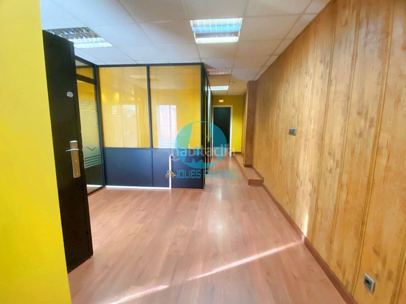 Foto 4ed192a2-0234-44b3-85b1-25d228e790a9. Local comercial a Centre Mataró