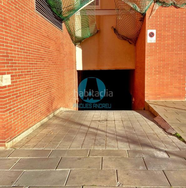 Foto e0037e87-e421-4561-ad39-f0aab2c11649. Aparcament cotxe a El Palau - Escorxador Mataró