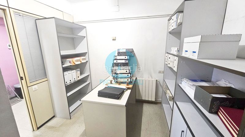 Foto 343e3f56-c5c6-4c67-83b3-8e9c669565e1. Piso  en venta en zona camí del mig con uso actual de oficina 160.000 en Mataró