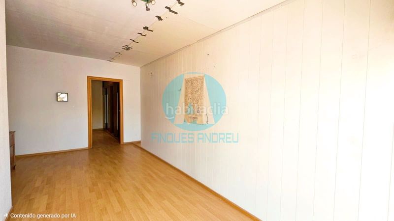 Foto b78565ca-dd9d-4799-987e-758ba11188b9. Casa amb calefacció a Centre Mataró