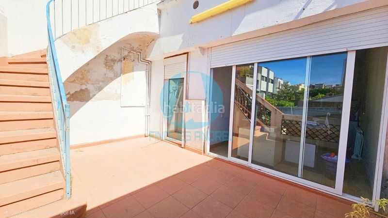Foto c6eb73bf-4957-4616-9abf-9125e71da6e8. Casa amb calefacció a Centre Mataró