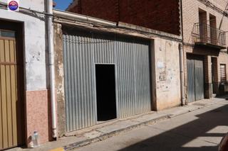 Local Comercial a Rincón de Soto. Inmobiliaria lezaun presenta almacén en venta en calle carrera.