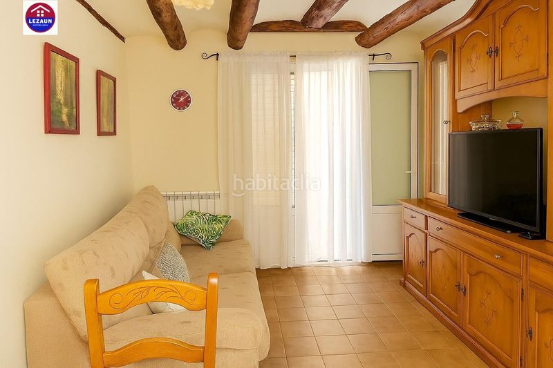 Foto b0119c35-4b24-41ff-b863-4bcb2ab0e65b. Casa amb calefacció a Funes