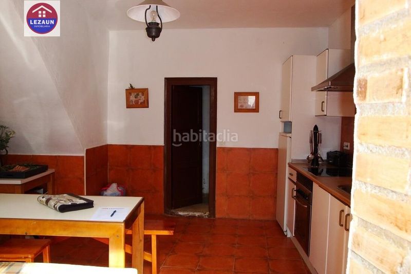 Foto 75752a5d-df8f-4a04-a87c-fca47c314bc2. Posto auto in Falces