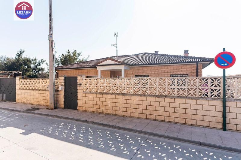 Foto 33681a79-3d46-4a57-ab25-6462ebe3890f. Chalet en Marcilla