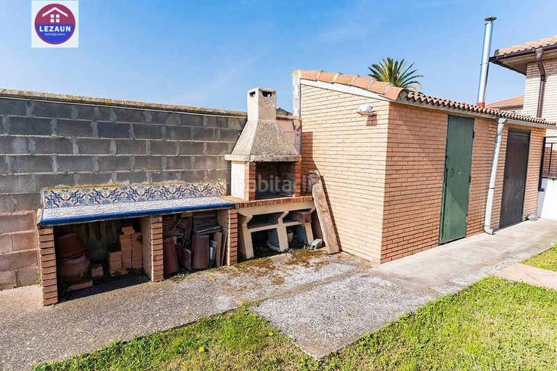 Foto c4ae4ce8-8da4-4dd9-ade9-ecd58eff316d. Chalet en Marcilla