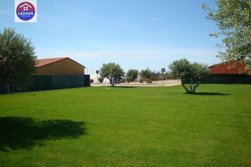 Foto 5a3df6dd-348b-43d6-a19b-b2917e6e9469. Casa adossada amb aparcament piscina a Peralta