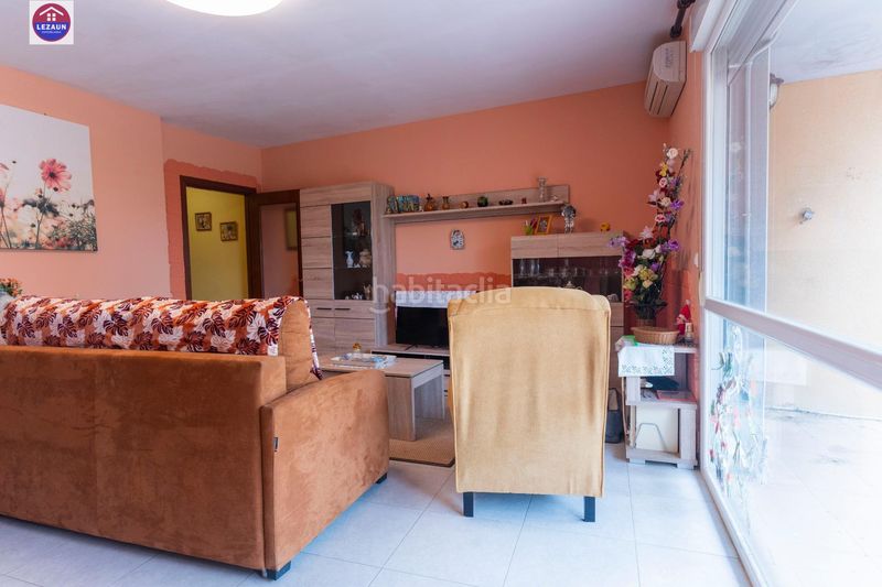 Foto c8f95185-1788-406a-bb58-71c902b1814b. Casa adossada amb aparcament piscina a Peralta