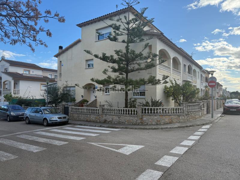 Foto cc889f46-98f0-4ff4-b8a4-d318ce935873. Casa adossada amb calefacció aparcament a El Tancat-Mas d´en Gual Vendrell (El)