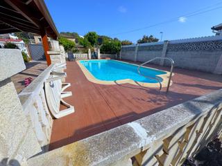 Xalet  Carrer bellavista. Chalet con piscina en calafell