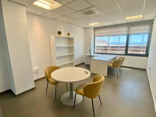 Affitto Ufficio en Calle chillida 6. Oficina en centro de negocios carrida plaza - aguadulce norte