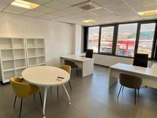 Alquiler Oficina en Calle chillida 4. Coworking en centro de negocios carrida plaza - aguadulce norte