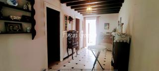 Masía  Plaza san roque. Casa en el centro de mahon con patio y garaje