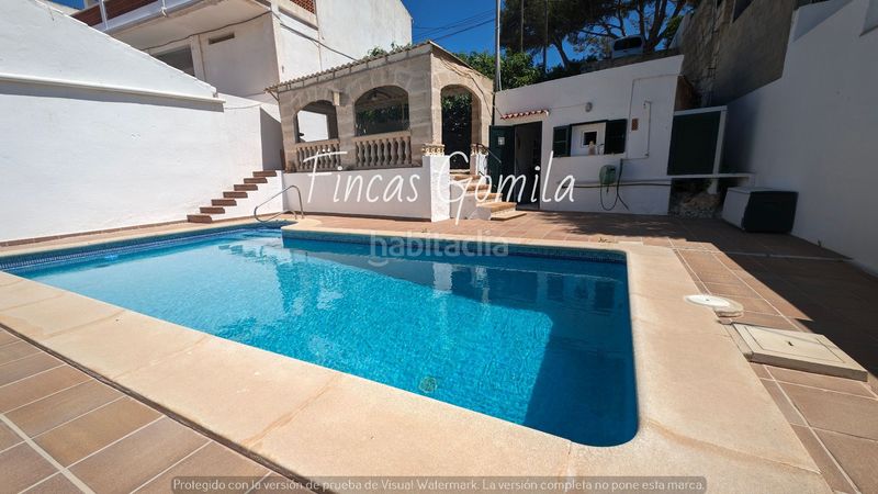 Foto e351b652-bfa7-44d5-8416-da5d7fa5f8f1. Casa amb piscina a Cala Blanca Ciutadella de Menorca