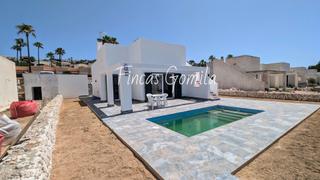 Maison  Dofins. Chalet con piscina y vistas al mar