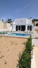 Casa  Passeig maritim. Impresionante chalet de diseño moderno con piscina y vistas al m