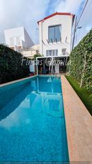 Maison  Madagascar. Chalet con piscina mahon