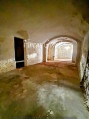 Local Comercial  Carrer de la reina. Local en planta sotano en pleno centro de mahon