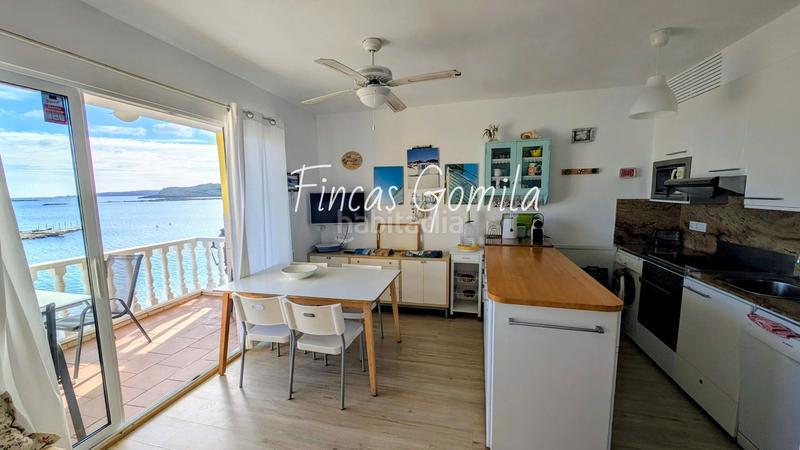 Foto d045e7d7-17cd-4654-acde-703d04a6d900. Apartamento  frente al mar en Na Macaret Es Mercadal