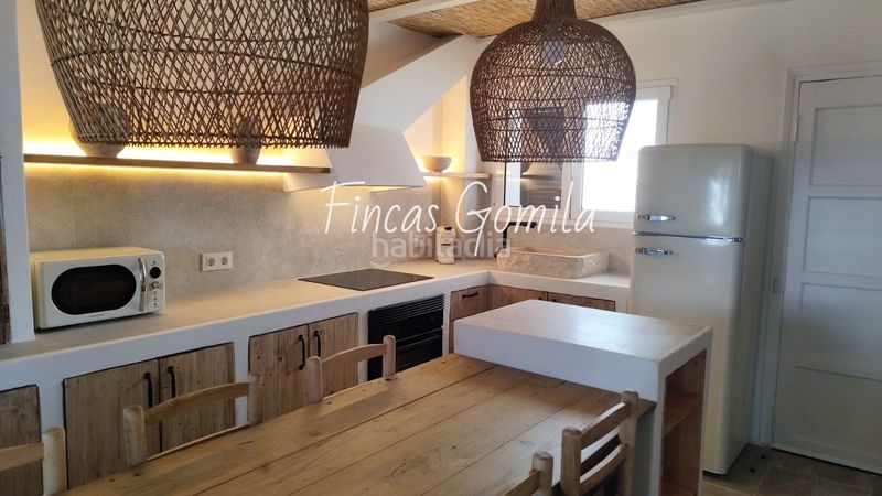 Foto 042930e8-1a8a-41b3-bbb1-fcd4e3da586c. Apartament amb piscina a Cala en Blanes Ciutadella de Menorca