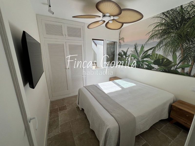 Foto ad0a6307-84b4-4730-a7a2-50e4e6421ec4. Apartament amb piscina a Cala en Blanes Ciutadella de Menorca