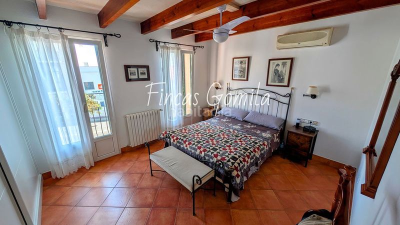 Foto 262432b8-448a-4247-92a1-ac6a0e57c62c. Masia amb calefacció aparcament piscina a Alaior poble Alaior