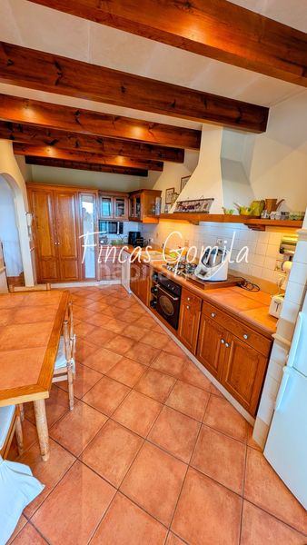 Foto 55755bb3-2b77-4c1b-bc48-2b5c7acea11c. Masia amb calefacció aparcament piscina a Alaior poble Alaior