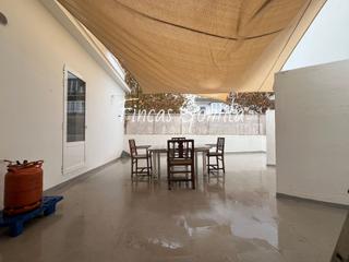 Appartement  Bisbe sever. Amplio piso con garaje, terraza y derecho a vuelo en el centro d